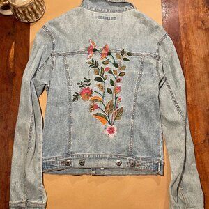 Mechant embroidered and beaded floral jean jacket Y2K inspired size small
